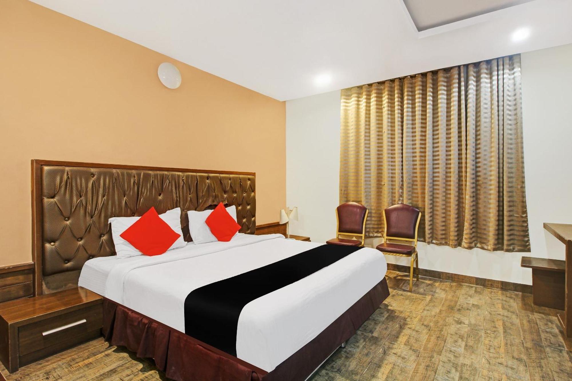 Collection O 82357 Hotel Surabhi Pride Trimulgherry Bagian luar foto